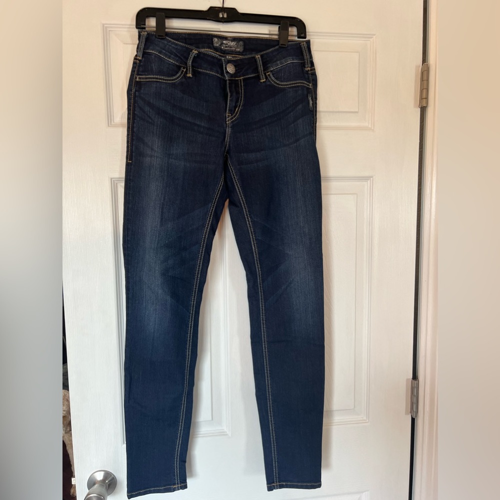 Silver Brand Denim. Style is Suki Jegging. Size 28/31.
